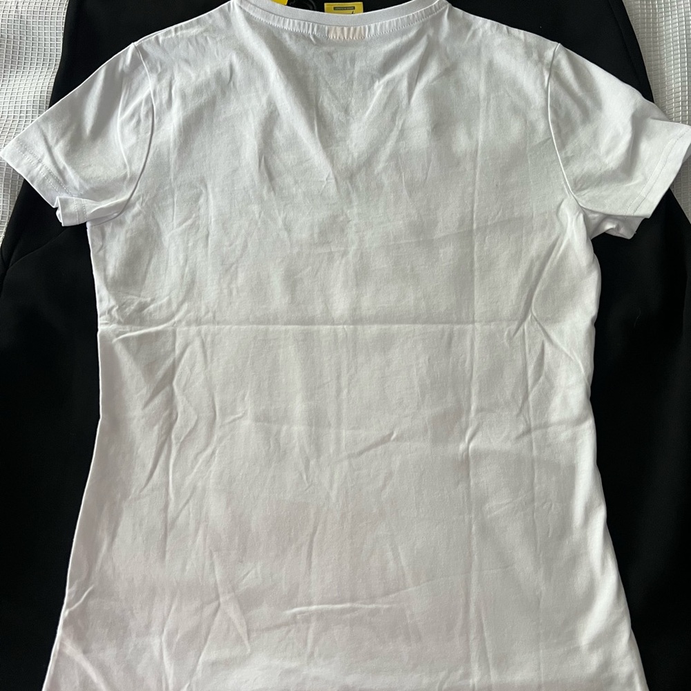 Ferrari World Abu Dhabi Gray T-Shirt - Picture 4 of 6